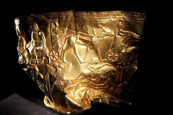 جام طلای حسنلو متعلق به 3200 سال پیش